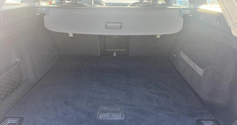 Volvo V60 cena 74900 przebieg: 152400, rok produkcji 2018 z Łochów małe 172